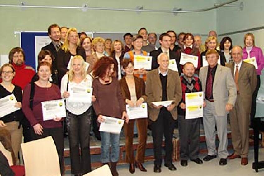 Gruppenfoto mit allen teilnehmenden Schulen, Bild © Bild: Pädagogisches Institut Nürnberg