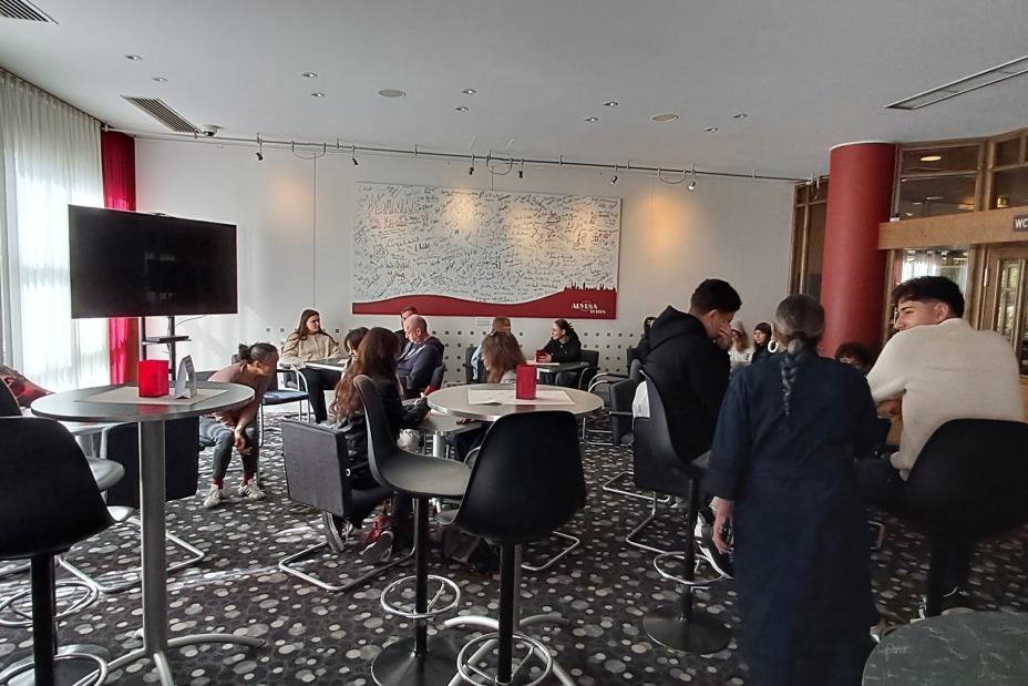 Knigge-Kurs im ARVENA Hotel, Bild © Jugendamt Stadt Nürnberg