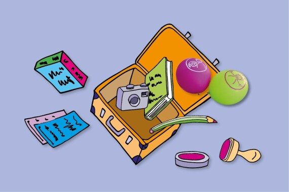 Eine Illustration zeigt einen Koffer, aus dem allerhand Materialien wie Stifte, Stempel und Hefte herausfallen.