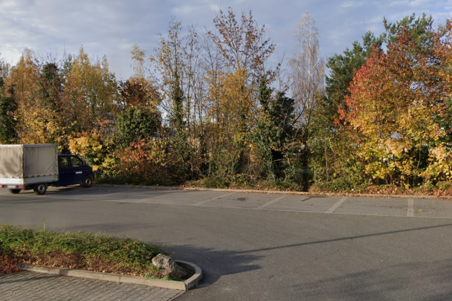 EDEKA Parkplatz Rollnerstraße vor der Entsiegelung, Bild © EDEKA Grundstücksgesellschaft Nordbayern-Sachsen-Thüringen mbH