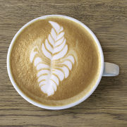 Ein Cappuccino mit Latte Art