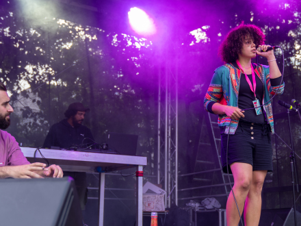 Foto von einem Hip-Hop-Konzert im Gemeinschafts·haus Langwasser., Bild © Ingo Schweiger