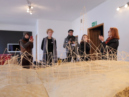 Foto von einer Ausstellung im Gemeinschafts·haus Langwasser., Bild © Iwona Lompart