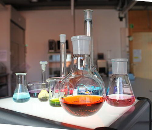 Chemieexperiment © Kinderuni