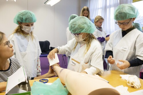 23 KinderUni das Geheimnis des Blutes Vorlesung Klinikum Nürnberg