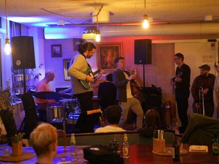 Foto von Musikern bei einer Groove Gathering Jam Session., Bild © Dunker/Kulturbüro Muggenhof