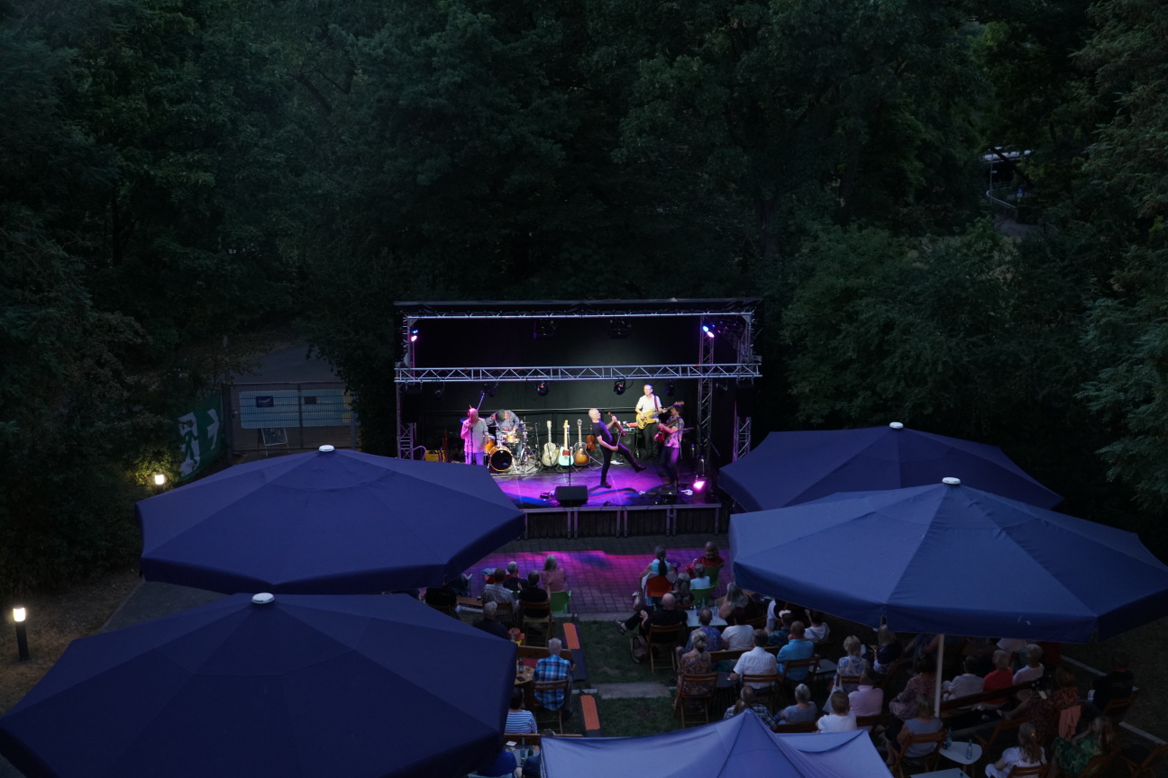 Le Clou FolkClub Sommeredition im Juli 2025 im Kulturladen Loni-Übler-Haus