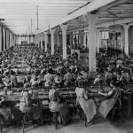 Frauen bei der Arbeit in der Fabrik