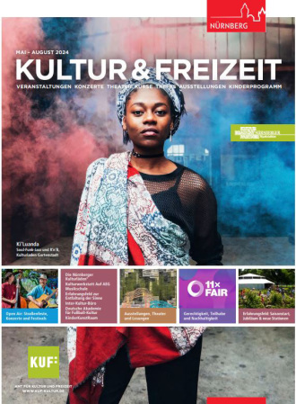 Das Cover des Heftes "Kultur & Freizeit" zeigt eine Frau die eine afrikanische Gewand trägt