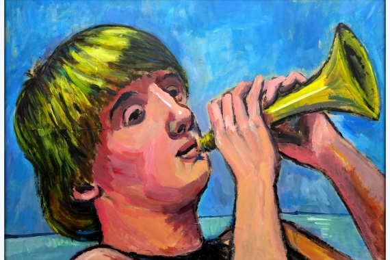 Ein Gemälde zeigt einen jungen blonden Mann, der in eine goldene trompete bläst.