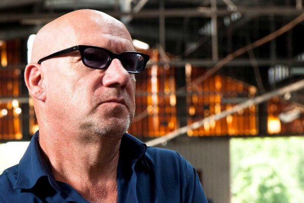 Klaus Brandl mit Sonnenbrille