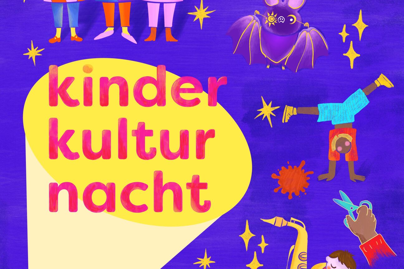 Blauer Hintergrund, darauf bunte Figuren und Sterne, Kleckse, Eule, Mond. In gelbem Lichtkegel mit Schriftzug "kinderkulturnacht" 21.02.2026 17-22:30 Uhr, Bild © Ohne Bildnachweis