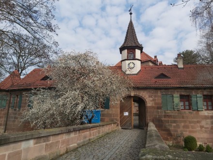 Foto von der Brücke zum Kultur·laden Zeltnerschloss., Bild © Stadt Nürnberg