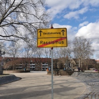 Verkehrsschilder der Gerechtigkeit 11