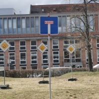 Verkehrsschilder der Gerechtigkeit 12