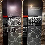 Tafeln der Ausstellung "Faszination und Gewalt" im Dokumentationszentrum.