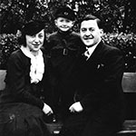 Rudi Ceslanski mit seinen Eltern.