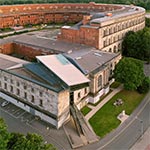 Das Dokumentationszentrum Reichsparteitagsgelände in der unvollendet gebliebenen Kongresshalle am Dutzendteich.