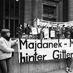 Proteste vor dem Land- und Amtsgericht Düsseldorf nach der Urteilsverkündung im Majdanek-Prozess.