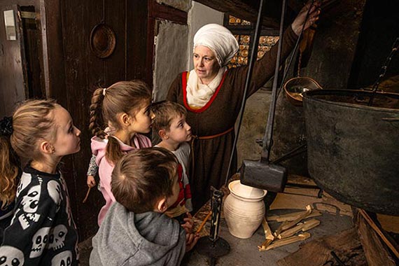 Für Kinder ein spannendes Vergnügen: die Führungen mit "Agnes Dürer".