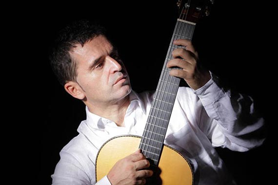 Der italienische Gitarrist Antonio Molfetta.