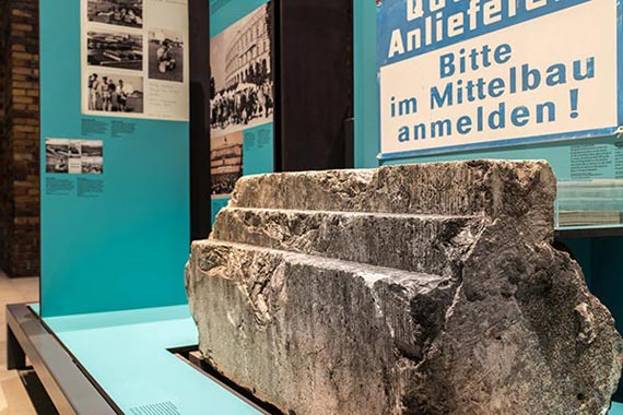 Eine Detailansicht der Interimsausstellung im Dokumentationszentrum.