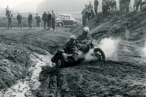 Der Grüne Elefant bei einer Zuverlässigkeitsfahrt 1956.
