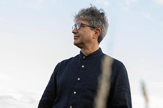 Der Gitarrist Stefan Grasse.