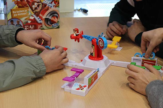 In gemütlicher Atmosphäre neue Spiele kennenlernen oder Altbekanntes spielen.