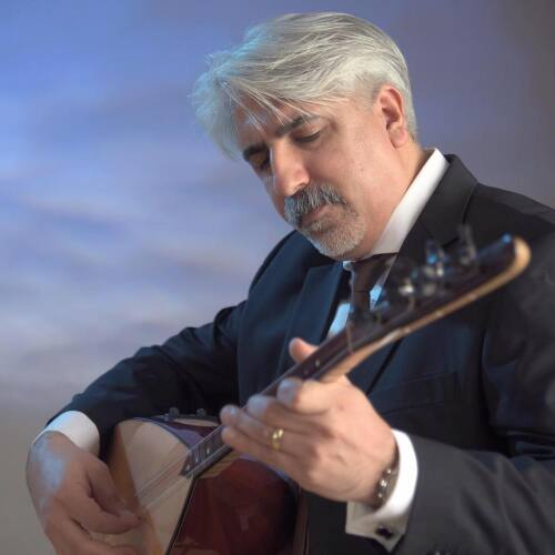 Yusuf Colak mit Baglama © Colak / Musikschule Nürnberg