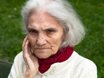Foto von einer alten Frau., Bild © Wissmann Design / stock.adobe
