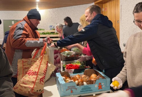 Lebensmittelausgabe von Lebensmittelretten & Nachhaltigkeit Nürnberg e.V.