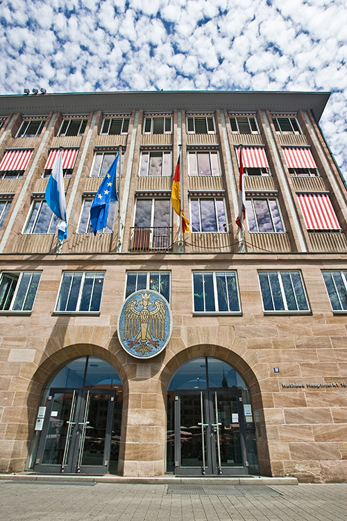 Eingang zum Neuen Rathaus © Ralf Schedlbauer / Stadt Nürnberg