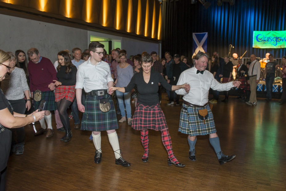 Bild © PETER-DOERFEL-NUERNBERG Ceilidh Tanz 2019 im Gemeinschaftshaus Langwasser in Nürnberg, Bild © PETER-DOERFEL-NUERNBERG