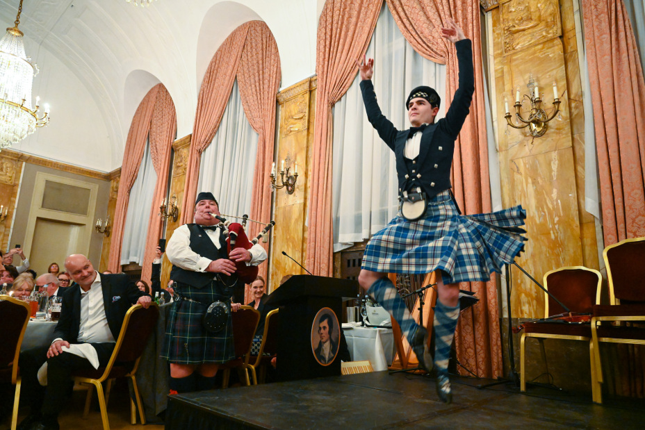 Bild © Christine Dierenbach / Stadt Nürnberg Cameron Walker tanzt beim Burns Supper in Nürnberg, Bild © Christine Dierenbach / Stadt Nürnberg