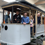 Freunde der Nürnberg-Fürther Straßenbahn im rekonstruierten Zeppelinwagen 144 in Krakau
