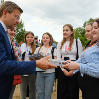 OB Marcus König begrüßte die Jugendlichen...