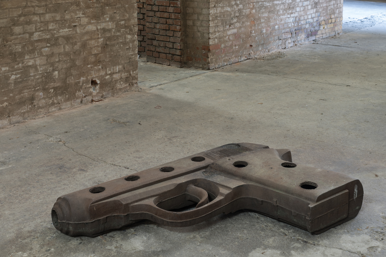 In Segment#16 in der Kongresshalle ist ab Samstag, 25. April 2026, die Ausstellung "Oder etwa nicht?" mit Werken von Olaf Metzel zu sehen.