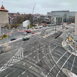 Ab Dienstag, 9. Dezember 2025, wird die Baustelle am Rathenauplatz aufgelöst. Dank der Unterstützung der Polizei, ist die Zufahrt in die Altstadt auch während der Umstellung jederzeit möglich.