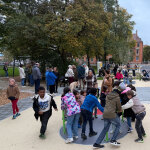 Bei der Eröffnung wurde der neue Quartierplatz direkt ausgiebig genutzt.