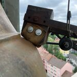 Lederummantelter Schlaghammer der Glocke im Laufer Schlagturm.