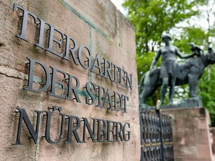 Foto vom Eingang vom Tier·garten Nürnberg., Bild © Thomas Hahn / Tiergarten Stadt Nürnberg