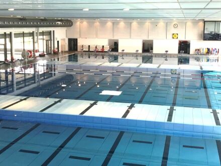 Foto von der 50-Meter-Halle im Langwasser·bad.