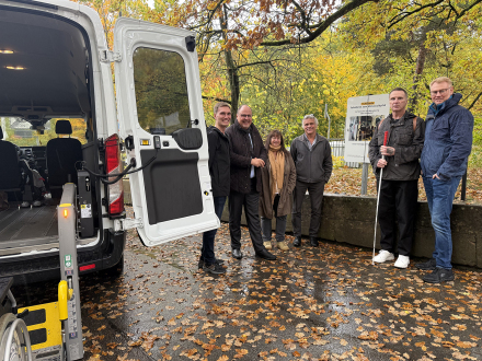 Foto vom neuen Fahr·dienst beim Tier·garten Nürnberg.