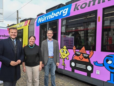 Foto von der Straßen·bahn von der Kampagne: Respekt hat Effekt.