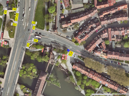 Foto von dem Bereich um die Haller·wiese von oben. Die Umleitungen für die Fußgänger sind gelb eingezeichnet.