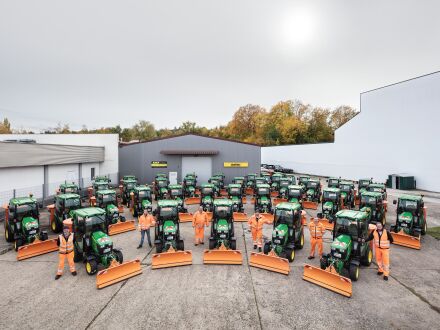 Foto von den Winter·dienst·fahrzeugen.