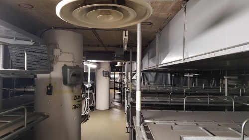 Aufenthalts- und Schlafraum im Schichtwechsel im Krebsbunker in der Krebsgasse 10 in Nürnberg