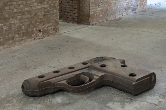 In Segment#16 in der Kongresshalle ist ab Samstag, 25. April 2026, die Ausstellung "Oder etwa nicht?" mit Werken von Olaf Metzel zu sehen.
