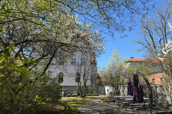 Ein neuer Pocket Park am Nachbarschaftshaus Gostenhof soll entstehen. Ein wichtiger Bestandteil ist die Öffnung der bisherigen Gartenfläche des Nachbarschaftshauses.